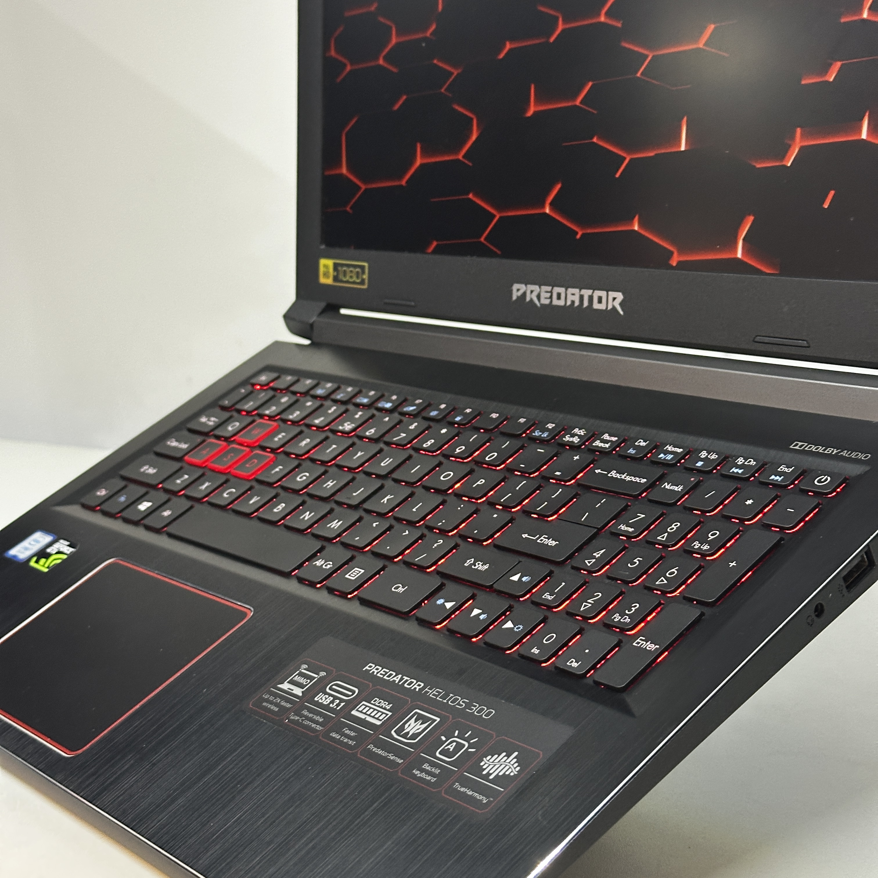 NOTEBOOK GAMER USADO ACER PREDATOR HELIOS300 | INTEL I7 7700HQ | 16 GB RAM | GTX 1060 3GB - Miniatura 2