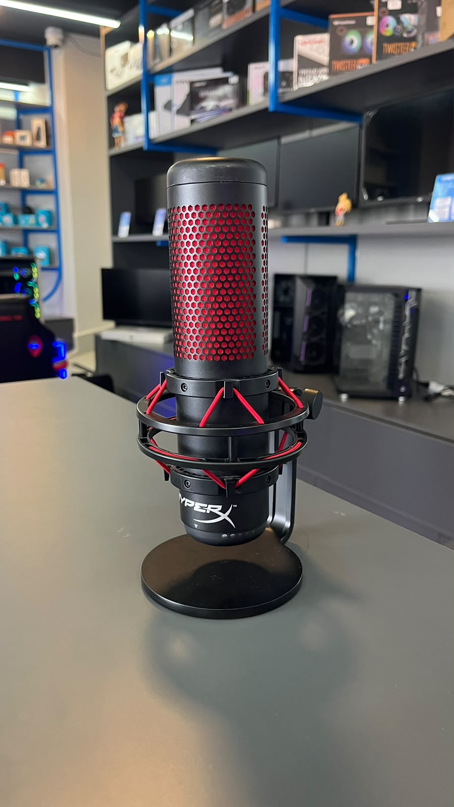 MICROFONE HYPERX QUADCAST (USADO)